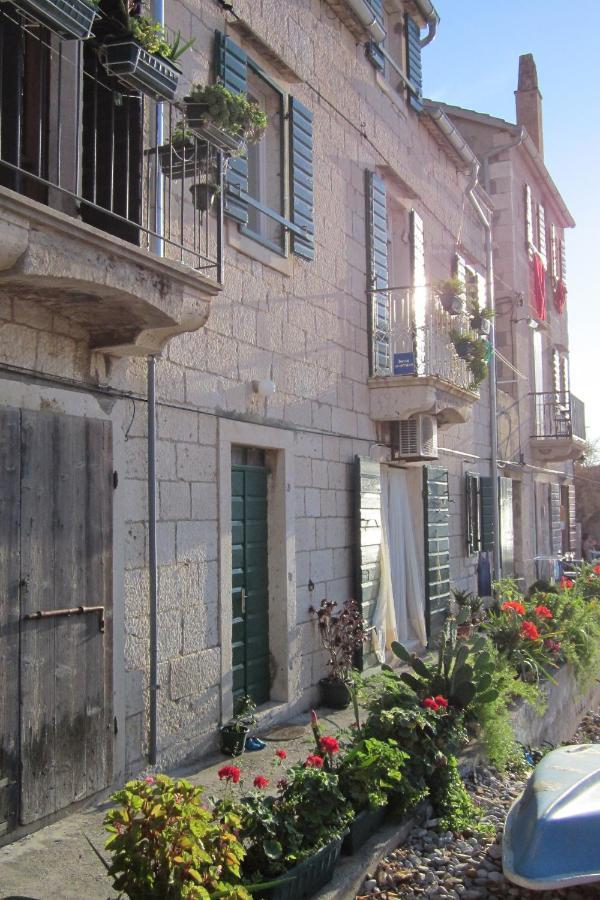 Apartments By The Sea Komiza, Vis - 8533 Exterior foto